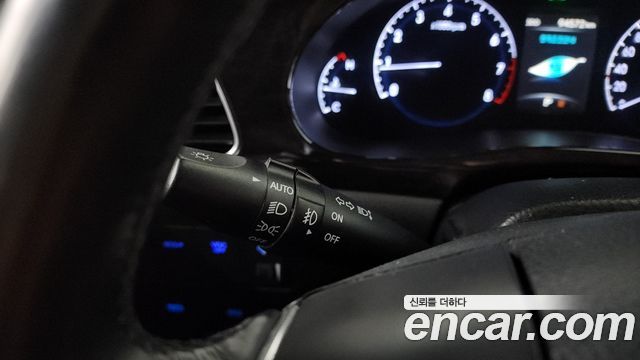 Hyundai Genesis 2013 — photo 14