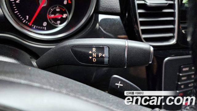 Mercedes-Benz GLE-Class 2016 — photo 9