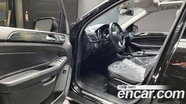 Mercedes-Benz GLE-Class 2016 — photo 11