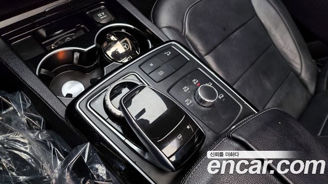 Mercedes-Benz GLE-Class 2016 — photo 18