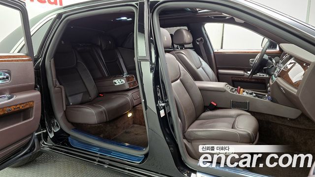 Rolls-Royce Ghost 2020 — photo 12