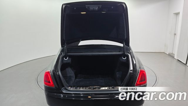 Rolls-Royce Ghost 2020 — photo 20