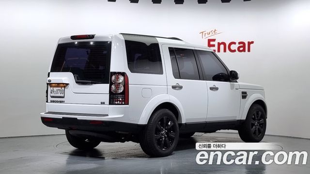 Land Rover Discovery 2016 — photo 2