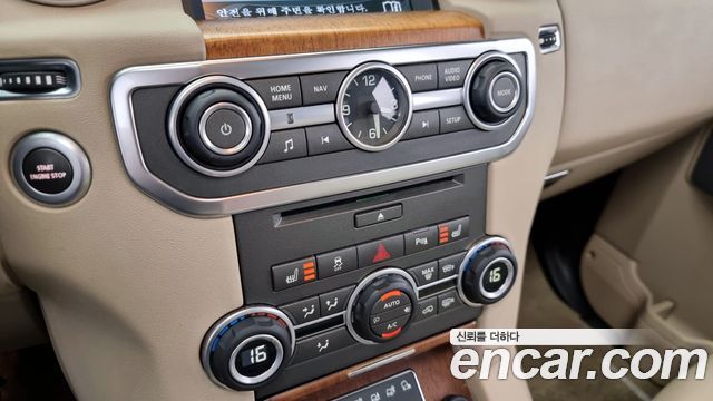 Land Rover Discovery 2016 — photo 16