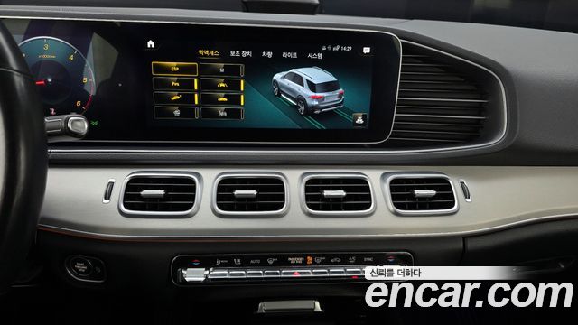 Mercedes-Benz GLE-Class 2019 — photo 15