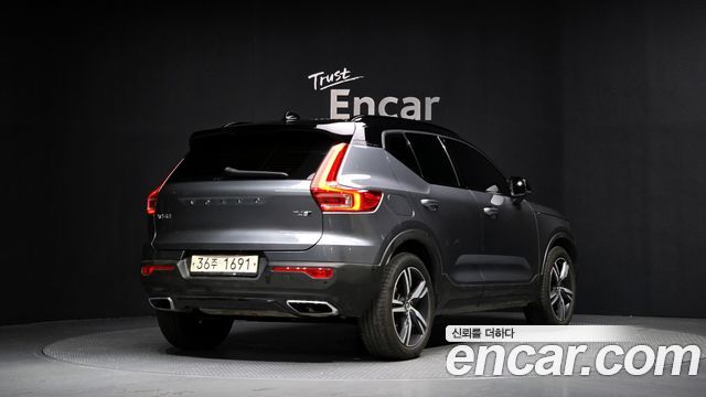 Volvo XC40 2019 — photo 2