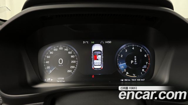 Volvo XC40 2019 — photo 8