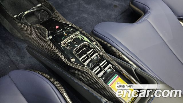 Ferrari SF90 2023 — photo 9