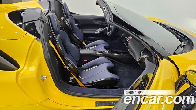 Ferrari SF90 2023 — photo 10