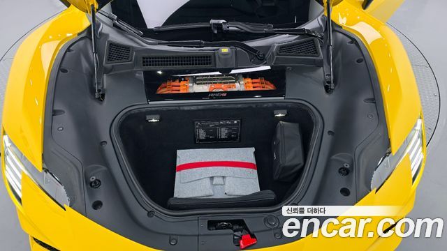 Ferrari SF90 2023 — photo 18