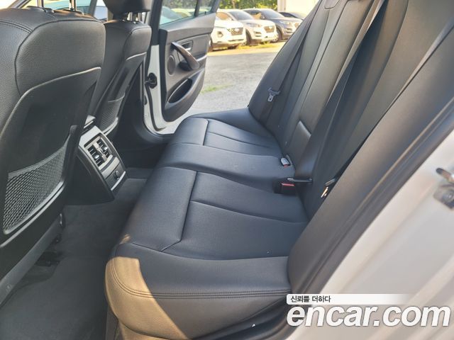 BMW 3-Series 2015 — photo 11