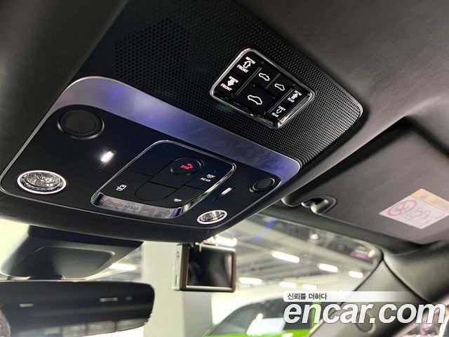 Bentley Flying Spur 2020 — photo 11