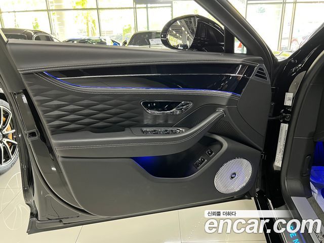 Bentley Flying Spur 2020 — photo 16