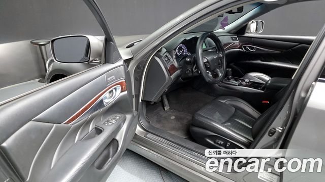 Infiniti M 2011 — photo 10
