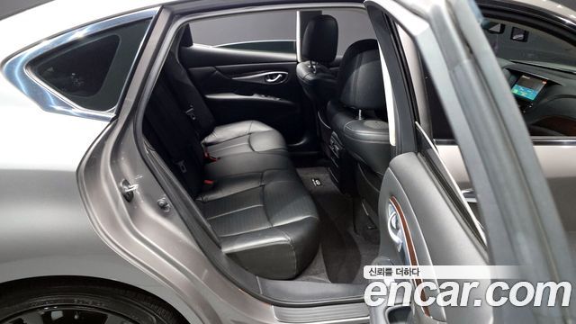 Infiniti M 2011 — photo 12