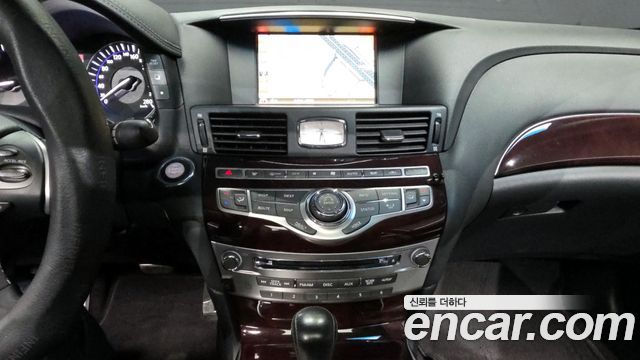 Infiniti M 2011 — photo 14