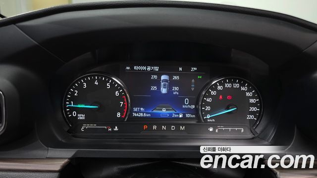 Ford Explorer 2020 — photo 8