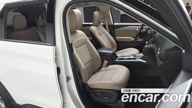 Ford Explorer 2020 — photo 10