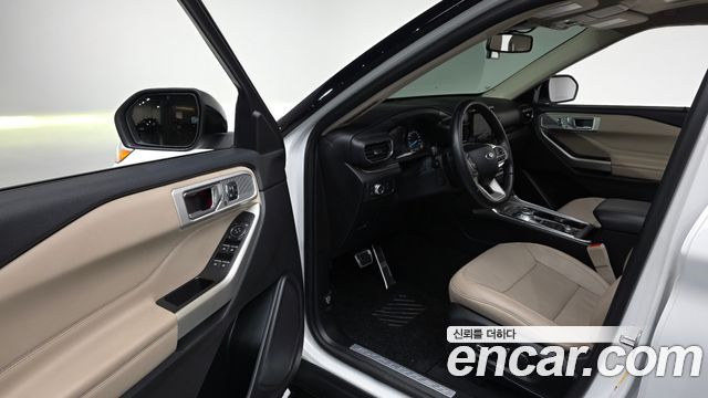 Ford Explorer 2020 — photo 11