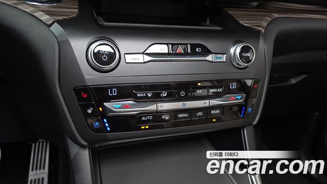 Ford Explorer 2020 — photo 16