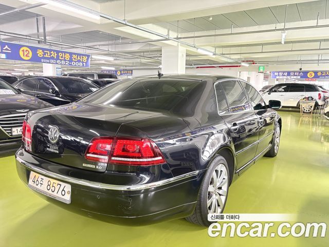 Volkswagen Phaeton 2013 — photo 2