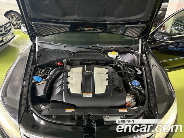 Volkswagen Phaeton 2013 — photo 6