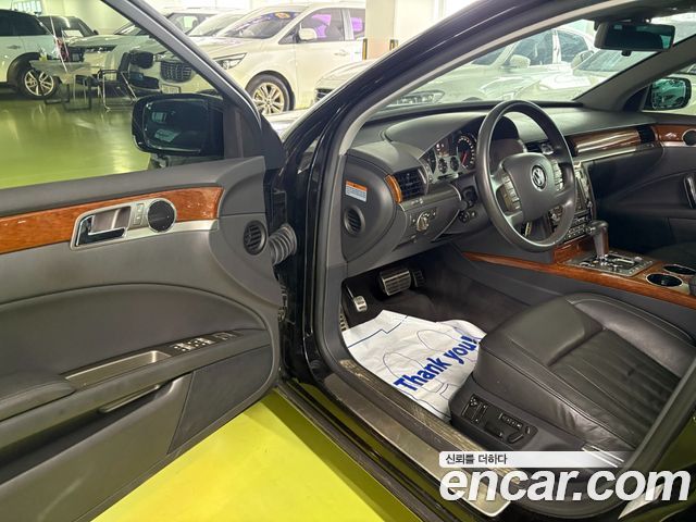 Volkswagen Phaeton 2013 — photo 10