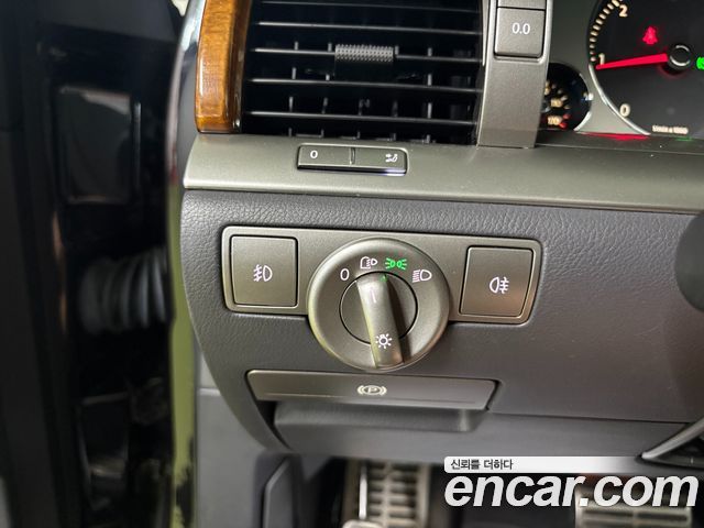 Volkswagen Phaeton 2013 — photo 15