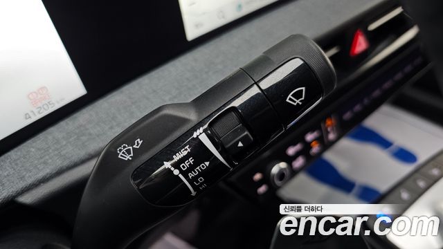 Kia EV6 2022 — photo 17
