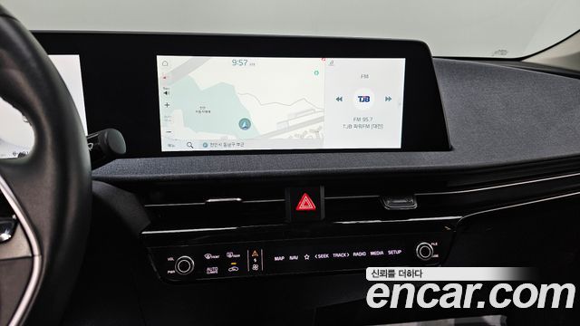 Kia EV6 2022 — photo 18