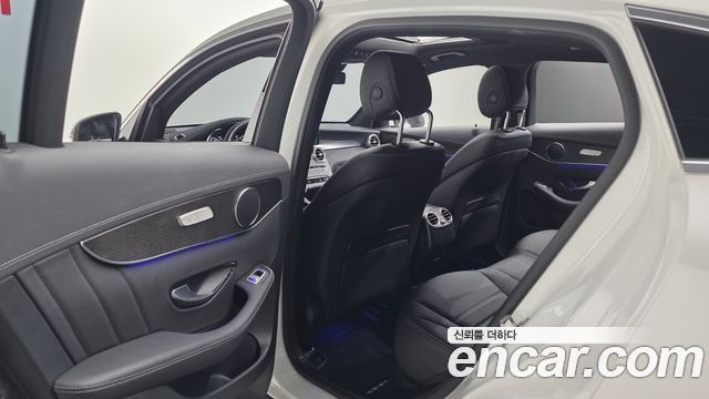 Mercedes-Benz GLC-Class 2023 — photo 17
