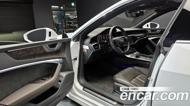 Audi A7 2020 — photo 11