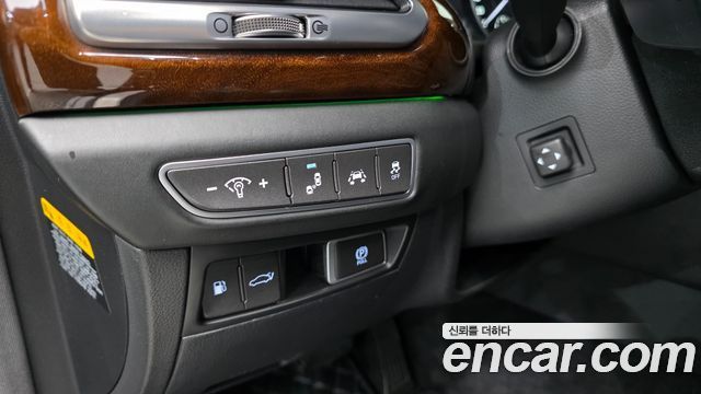Genesis EQ900 2016 — photo 13