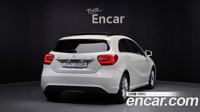 Mercedes-Benz A-Class 2015 — photo 2