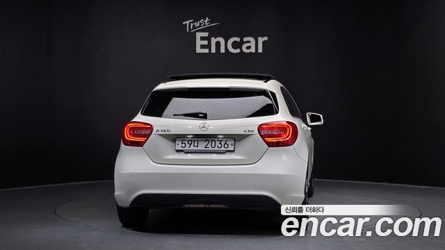 Mercedes-Benz A-Class 2015 — photo 4
