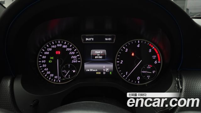 Mercedes-Benz A-Class 2015 — photo 8