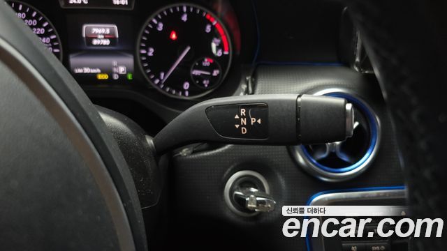 Mercedes-Benz A-Class 2015 — photo 9