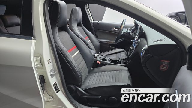Mercedes-Benz A-Class 2015 — photo 10