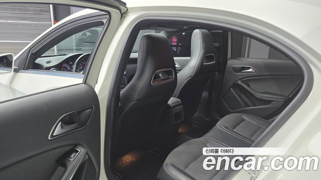 Mercedes-Benz A-Class 2015 — photo 13