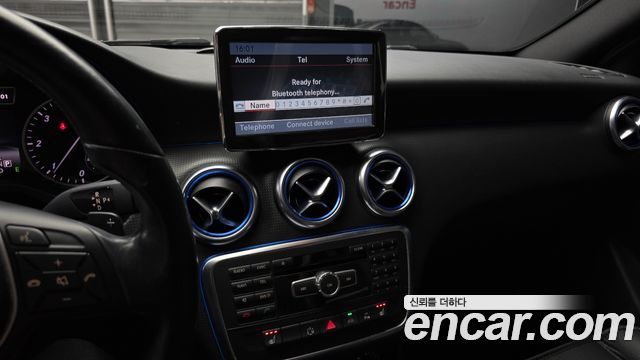Mercedes-Benz A-Class 2015 — photo 15