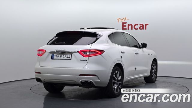Maserati Levante 2017 — photo 2