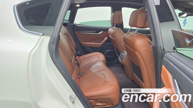 Maserati Levante 2017 — photo 12