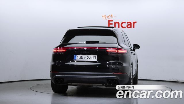 Porsche Cayenne 2023 — photo 4