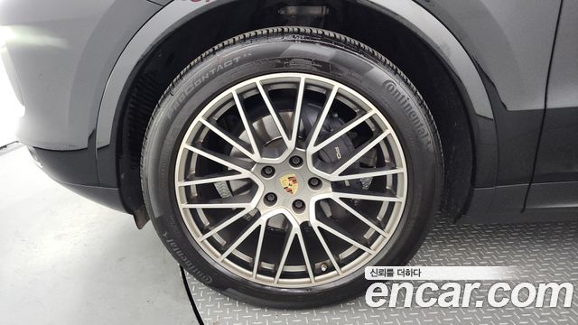 Porsche Cayenne 2023 — photo 5