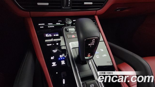 Porsche Cayenne 2023 — photo 9