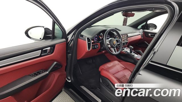 Porsche Cayenne 2023 — photo 10