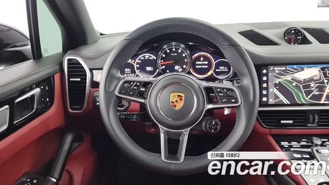 Porsche Cayenne 2023 — photo 13