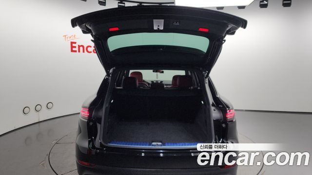 Porsche Cayenne 2023 — photo 20