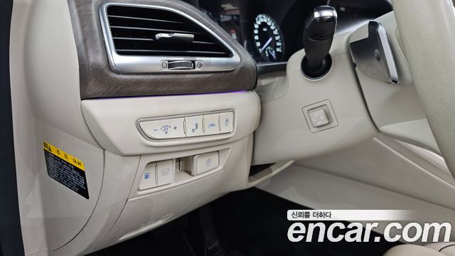 Genesis G90 2019 — photo 16