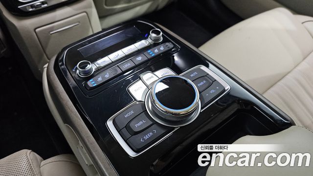 Genesis G90 2019 — photo 19